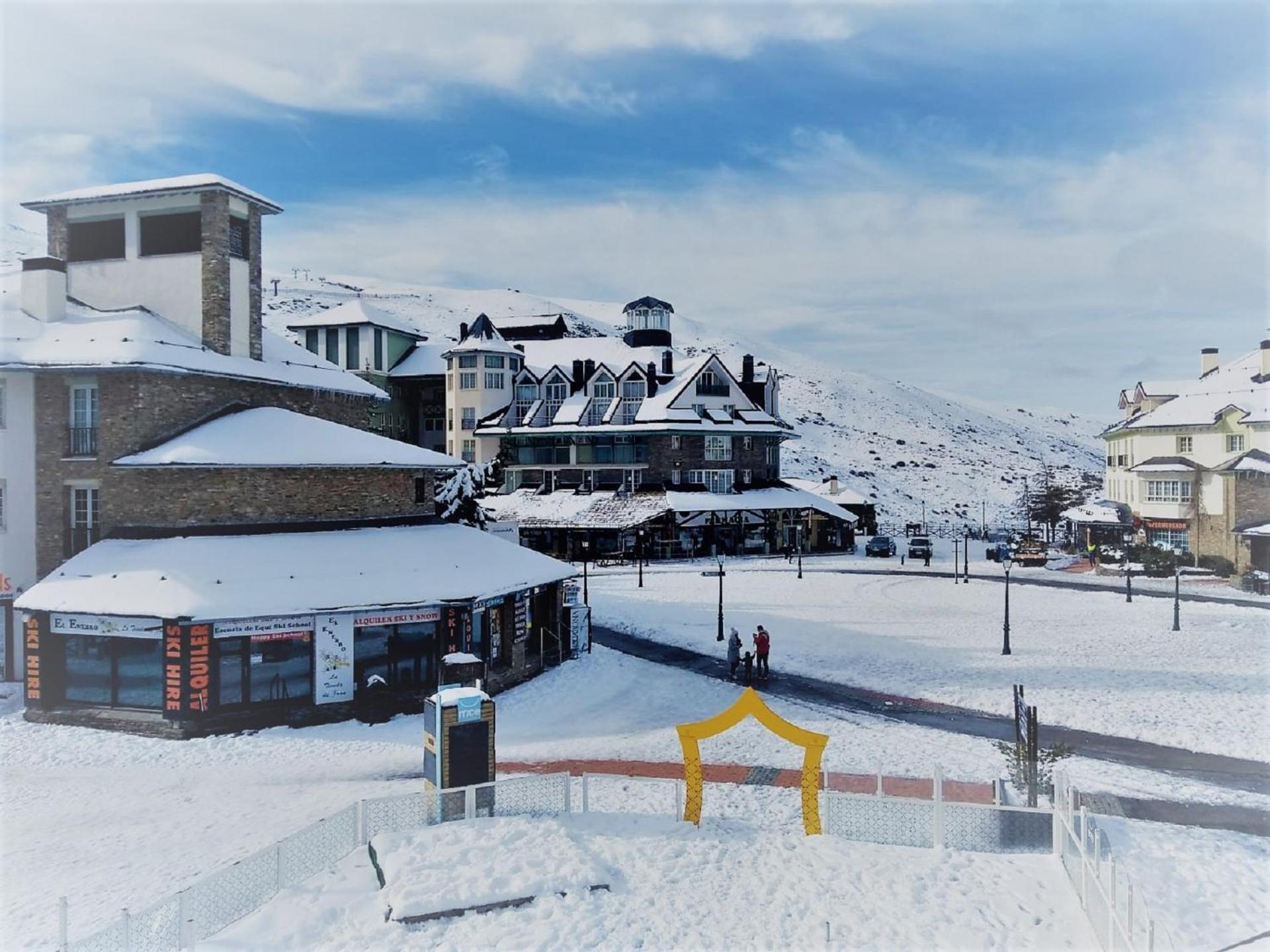Ski Plaza Sierra Nevada&Zona Baja Exterior foto